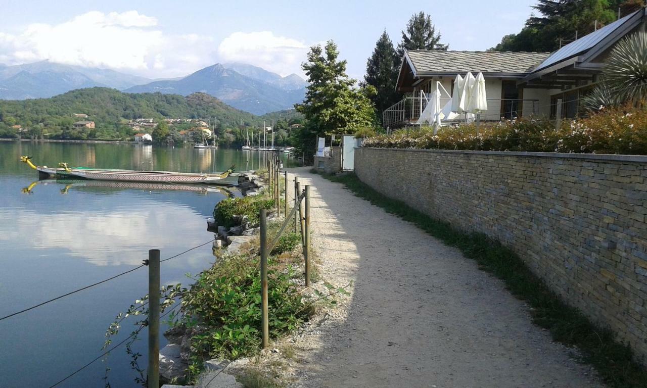 B&B In Riva Al Lago Avigliana Exterior foto